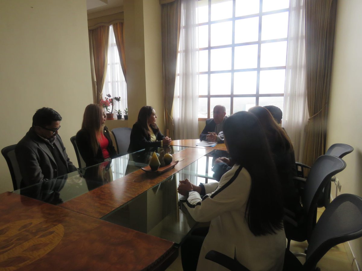 adricamachol's tweet photo. Con @universidadJDC firmamos convenio que busca aunar esfuerzos para dinamizar campos de práctica, apoyar procesos de extensión social comunitaria, investigación y cualificación 📚 en beneficio de la garantía de los niños, niñas, adolescentes, jóvenes y familias👨‍👩‍👧de #Boyacá. https://t.co/1JzN9hspE3