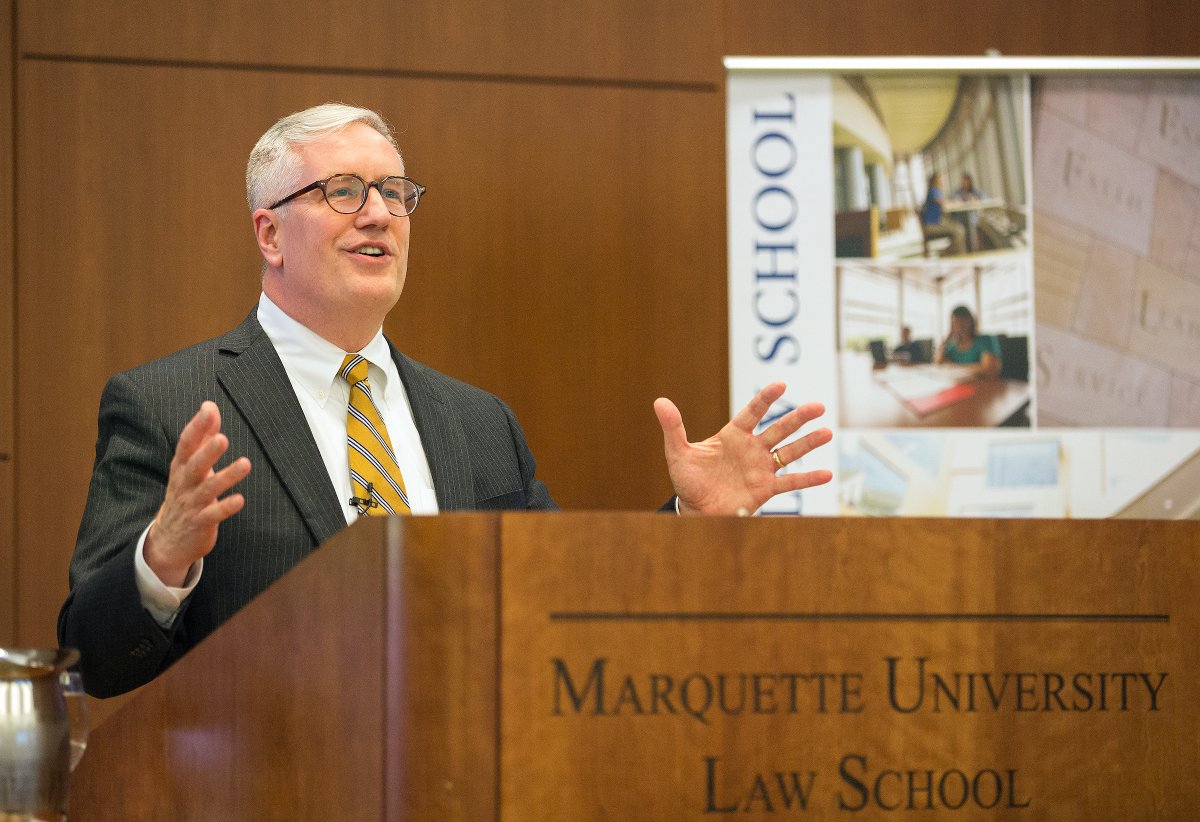 mulaw's tweet photo. Thank you again to @jspeta of @NorthwesternLaw for yesterday's Boden Lecture on the dominance of internet platforms and calls for their regulation. Find Dean Kearney's summary and Professor Speta's full lecture on our #FacultyBlog: https://t.co/eZnuggwaWn. #MarquetteLaw https://t.co/1gAOyZhsAB