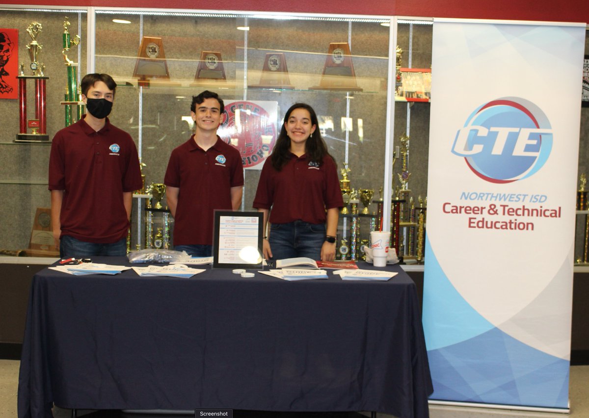 NisdCTE's tweet photo. Our awesome CTE Ambassadors had a great time meeting families at NISD Middle School Open House events! We ❤️ how they share their passion and information about CTE opportunities offered in middle and high school! Learn more at https://t.co/i7Z2Aho4UF  #IAmNISDCTE https://t.co/lPBBFvhMSD