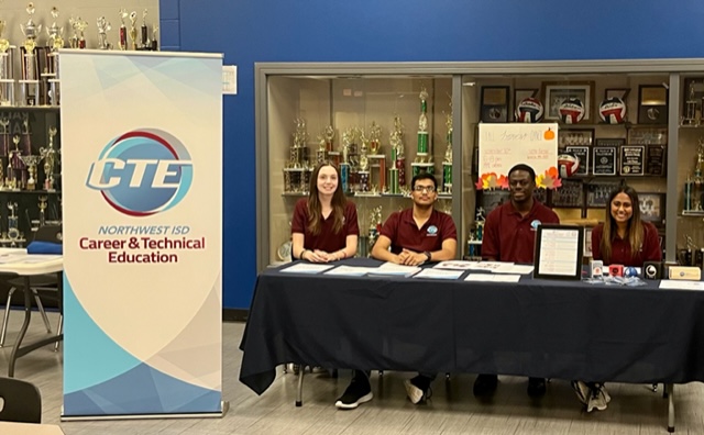 NisdCTE's tweet photo. Our awesome CTE Ambassadors had a great time meeting families at NISD Middle School Open House events! We ❤️ how they share their passion and information about CTE opportunities offered in middle and high school! Learn more at https://t.co/i7Z2Aho4UF  #IAmNISDCTE https://t.co/lPBBFvhMSD