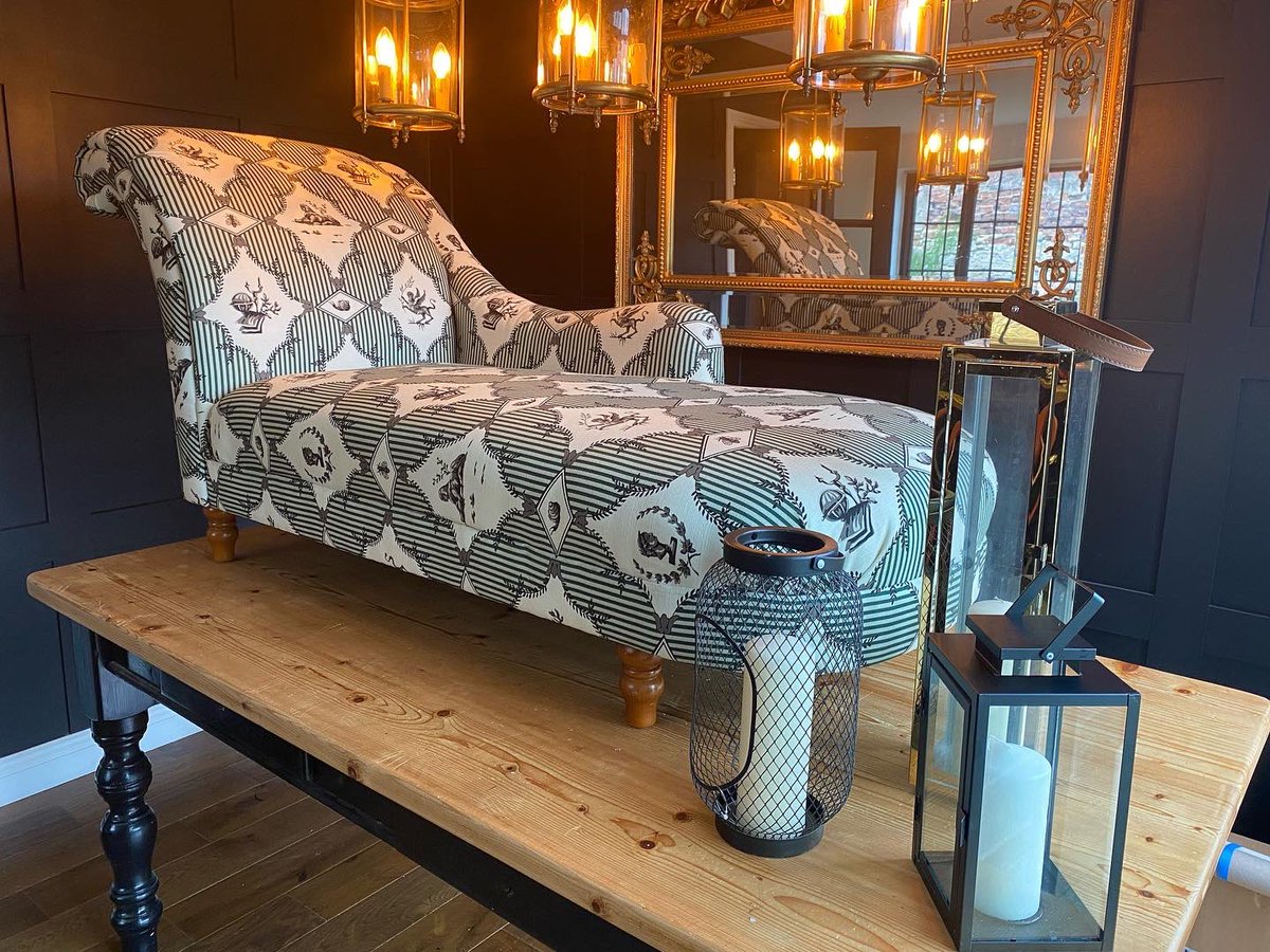 FeatureFurnish1's tweet image. #Reupholstered #chaiselongue what a beauty