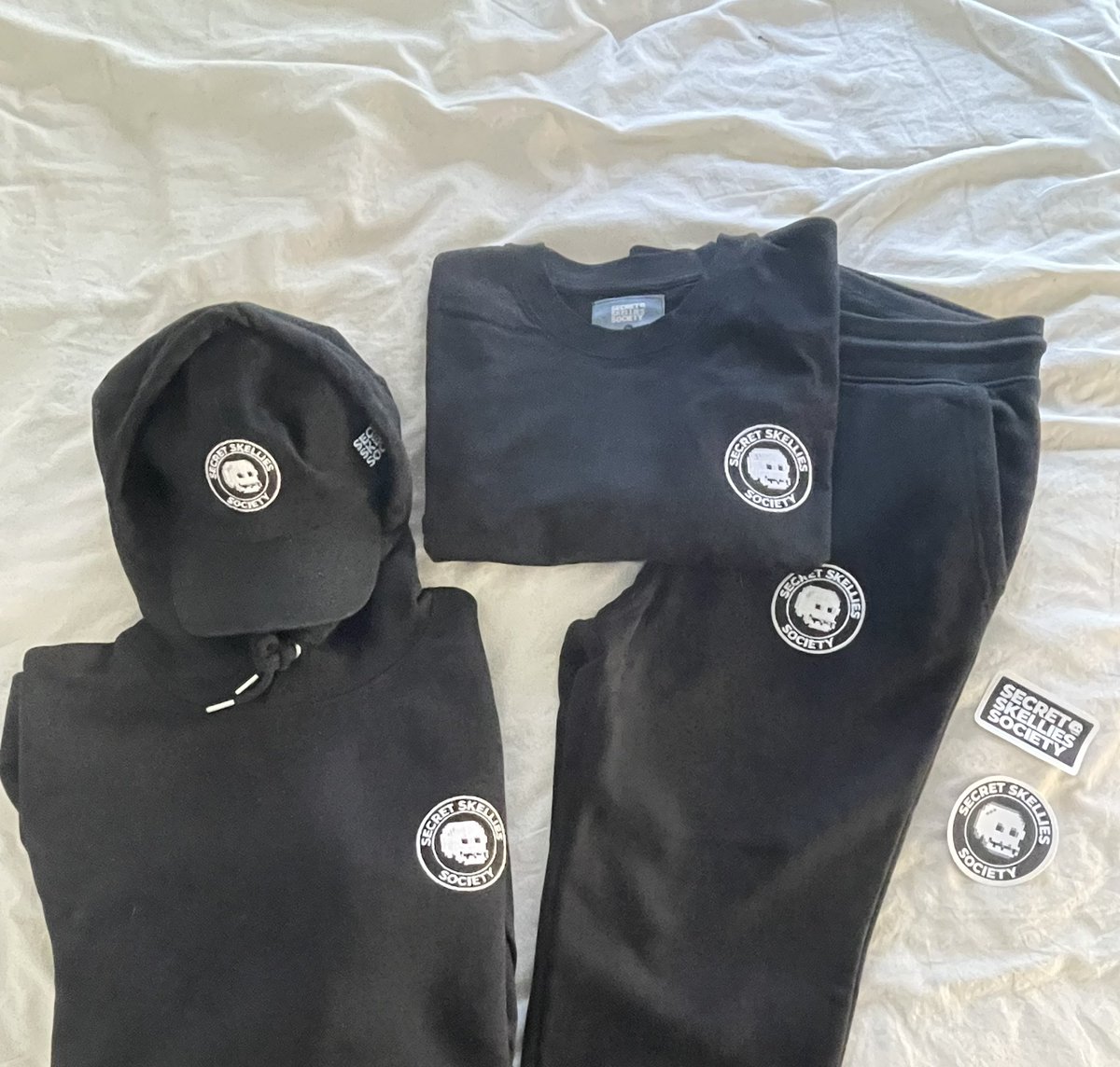 SquadTheMaxi's tweet photo. Just came in, @SecretSkellies merch looking fresh 👌 Great way to compliment the new collection ✊ https://t.co/5D9l3Ipd0Y