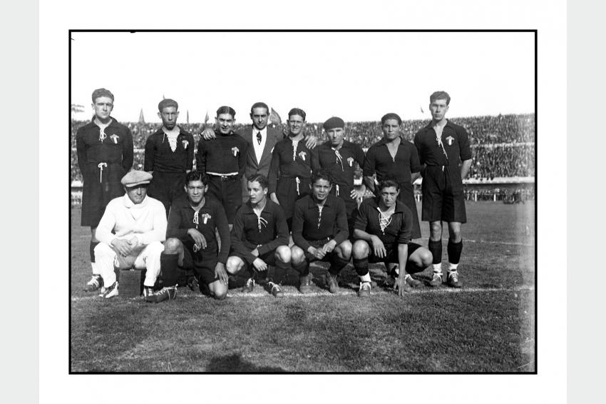 Uniformes Selección Mexicana on Twitter: "Soy malisimo identificando rostros. Probablemente haya un par incorrectos. De ser el caso por favor corregirme en los comentarios. Ojala les agrade." / Twitter