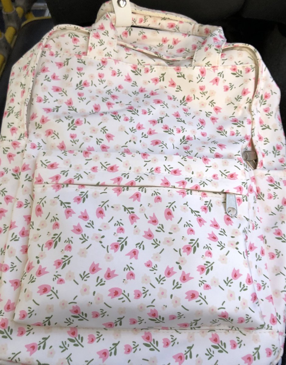 mysweetnote's tweet image. to apaixonada na minha mochilinha nova e no meu kokuyo !! &amp;lt;3