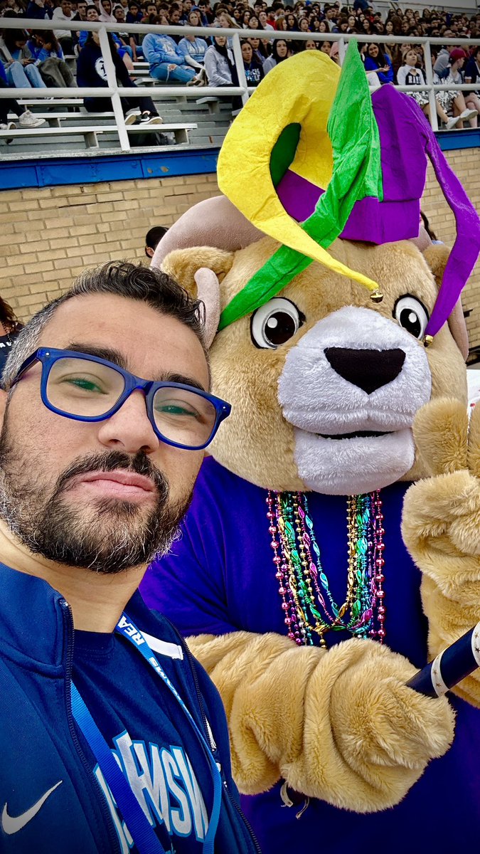 profMGeorges's tweet photo. My first pep rally and #homecoming @ReavisD220 !
The #ramsstrength here isnโt just a slogan, it is a way of life. What a great ending to a FUNTASTIC week. Rams ARE the life of the Mardi!
#Homecoming2022 https://t.co/piEanQDzrq