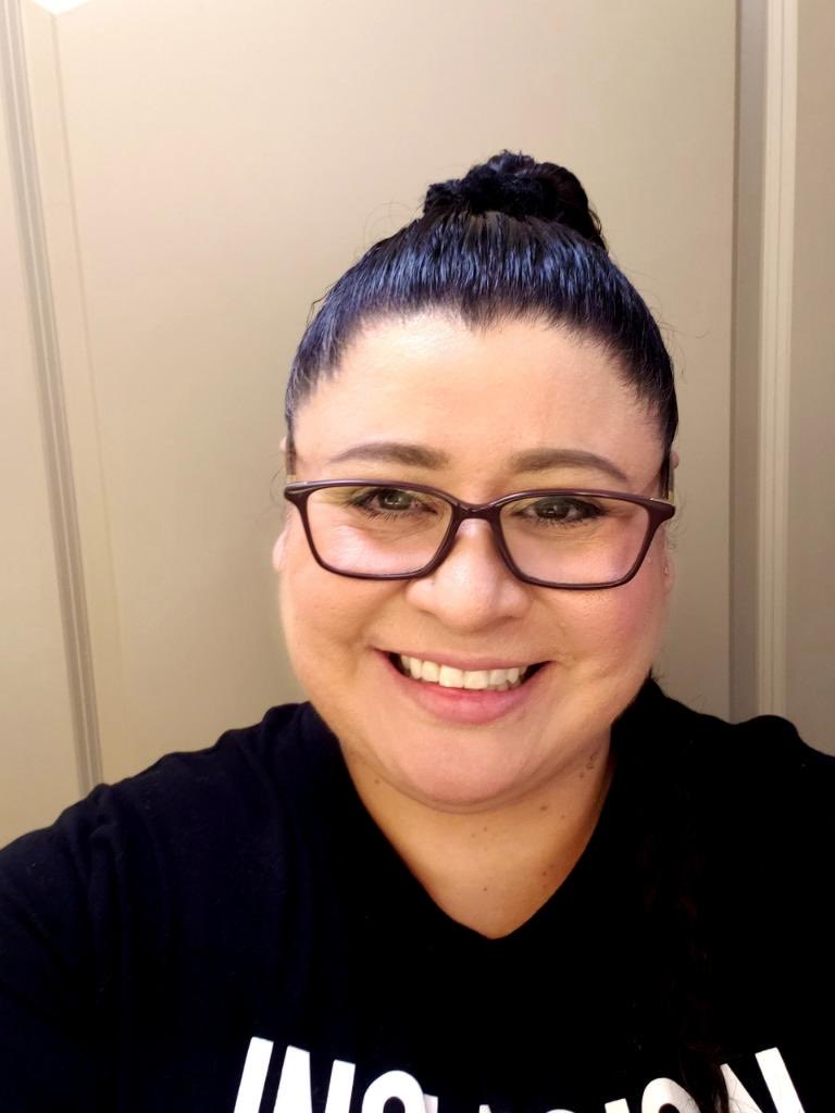 gnugent28's tweet photo. Huge congrats to ⁦@NimerV⁩ for 14 years with T-Mobile! Nimer is a rockstar and has made a huge impact in every role to date.  We are lucky to have her leading the KAMO SMRA team as the impact has been significant. Thank you ⁦@NimerV⁩ for all you do for our company! https://t.co/hYkD43JW36