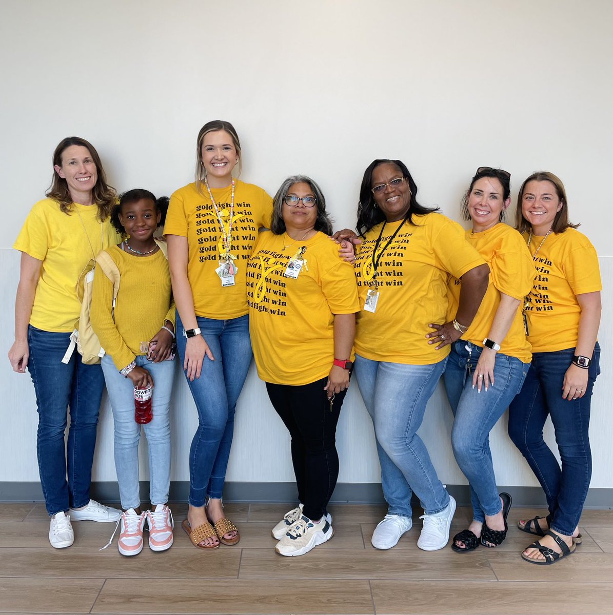 Raising awareness about pediatric cancer 💛☀️⭐️ ⁦<a href="/HumbleISD/">Humble ISD</a>⁩ ⁦<a href="/HumbleISD_ACE/">Autumn Creek Elementary</a>⁩  #GoldFightWin