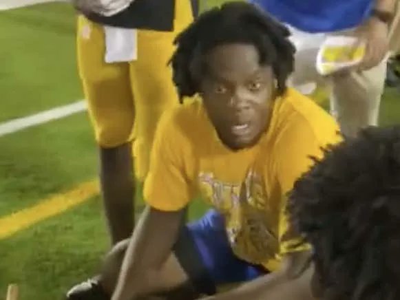 Teddy Bridgewater Went To His Old High School Last Night And Started Drawing Up Plays For The Football Team....And Lost barstoolsports.com/blog/3434889/t…