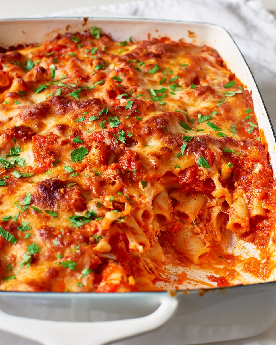 thekitchn's tweet photo. After a long weekday, finding the energy to pull together dinner can be … hard. That’s why we have an arsenal of stellar, reliable recipes that are fast, simple, and comforting! We know you’ll come back to time and time again: https://t.co/UsRkU77hMM #kitchn100 https://t.co/P14FKViZe8