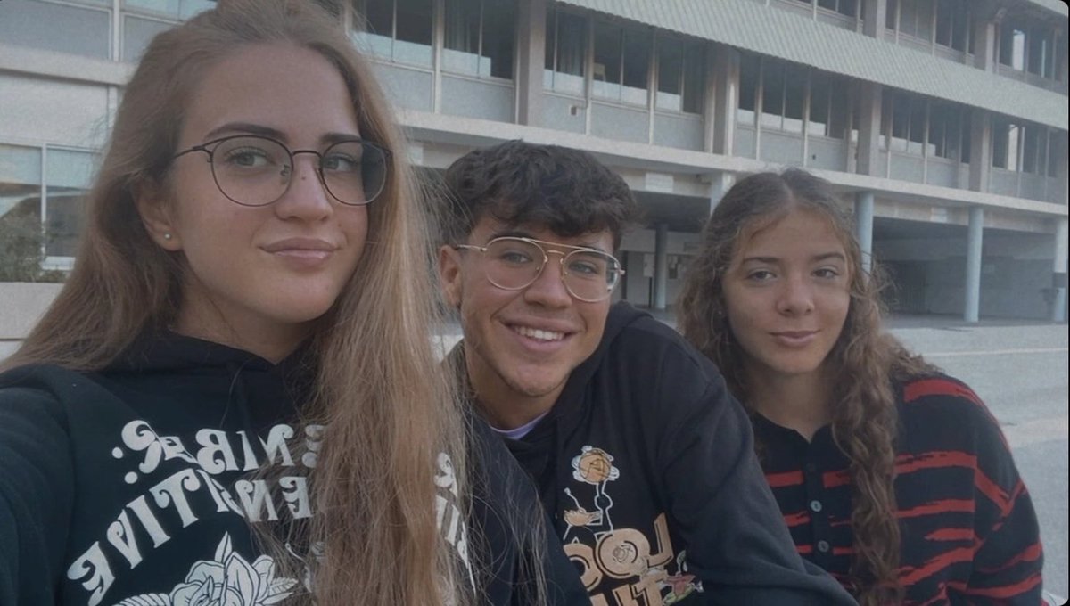 Nuestros alumnos Sara, Nuria y Rafa disfrutan de una experiencia de estudios inolvidable. Una ventana al mundo gracias al programa Picasso Mob.👋🏿 Desde Marseille nos saludan! <a href="/speiandalucia/">Servicio de Programas Educativos Internacionales</a> <a href="/EducaAnd/">Consejería Desarrollo Educativo y FP</a> <a href="/IFE_Educa/">IF Espagne Education</a> <a href="/DRAREIC_PACA/">DRAREIC PACA</a> <a href="/Pluri_Huelva/">Plurilingüismo Huelva</a>