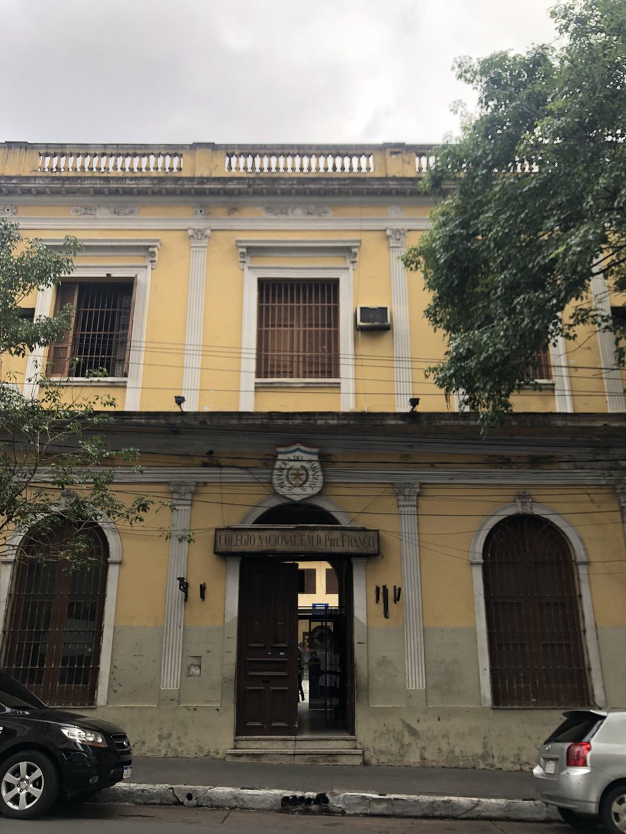 agus_guayo's tweet photo. SI CONVERTIMOS ESTA ESCUELA en patrimonio de calidad? En otras capitales de Sudamérica, los colegios más antiguos mantienen sus edificaciones para contar las historias de las tradiciones a lo largo de los años. Así como este hay varios aquí en la capital! Conozcámoslos! 🙌🏼✨ https://t.co/mhYOE2pdfu