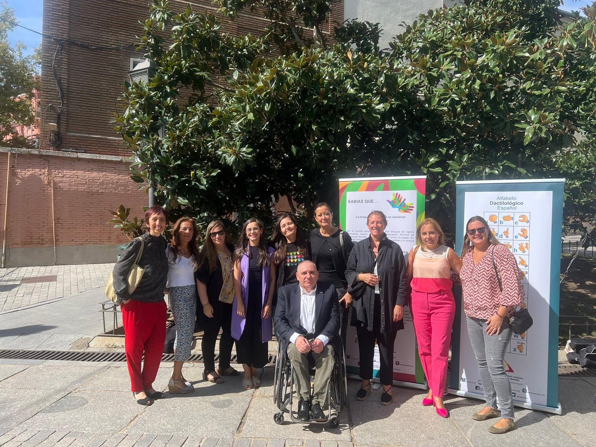 ABIPANS's tweet photo. Eugenia, presidenta de Abipans, ha participado en la celebración del Día Internacional de las Lenguas de Signos, organizada por la @FeSorCam Federación de Personas Sordas de la Comunidad de Madrid, bajo el lema 'Las lenguas de signos nos unen'.

#IWDP #IWDP2022 #IDSL #DIPS2022 https://t.co/tWwyD97Vdc