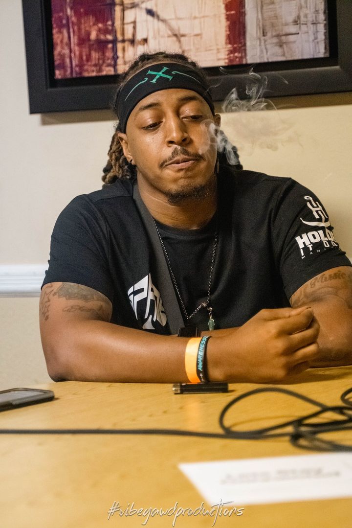 SPADE803's tweet photo. At the Sudden Death faceoff with nada care.
The smoke before the 🔥🔥🔥
Flix by: IG - @heiroglyphix
#RIPNeji
#TomboyPack
#SuddenDeath
#WFSC
#BOMBNATION https://t.co/4mVDhujsTE