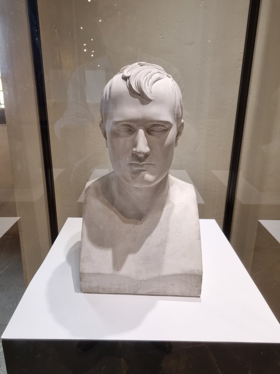 davidsaforcada's tweet photo. Déplacement professionnel à Toulon. Au retour arrêt pour la première fois au musée de l'Emperi ... Un seul regret être pris par le temps. Il faut que j'y retourne. #Napoleon #Driant #Empiri https://t.co/kyEHy7Gq5s