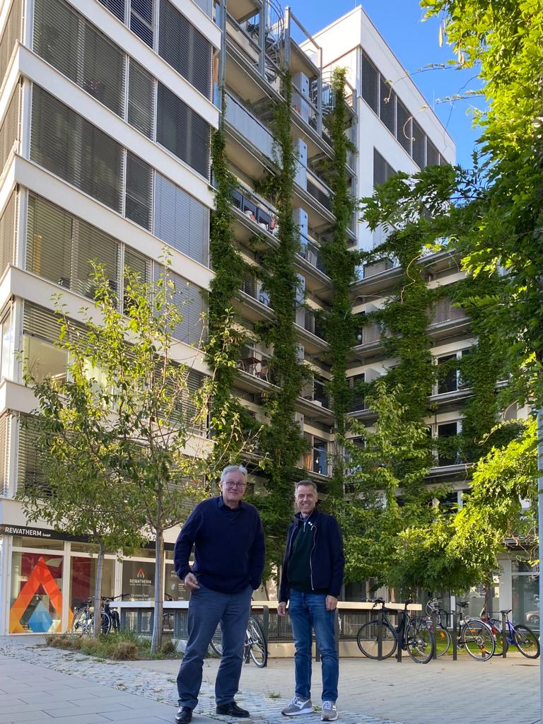 CowleyRob's tweet photo. Visiting lots of innovative buildings/developments round Freiburg. Impressive growth of plants up this one (to the 9th floor). Cheap cooling solution at only £7.50. https://t.co/TbdFDNKo8i