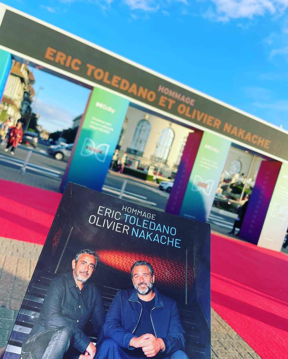 GraycsaleFND's tweet photo. Hier s’est achevé le #congresdesexploitants de la #FNCF au @CID_Deauville avec sa traditionnelle Journée des Éditeurs de films:30 distributeurs,366 bandes annonces,des images fortes,variées &amp; en 3D et le bel hommage à nos réalisateurs préférés, #erictoledano &amp; #OlivierNakache https://t.co/KxCXpDHROg