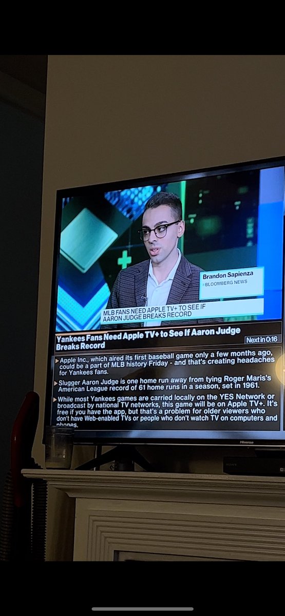 abbylemiller's tweet photo. who’s the hottie on Bloomberg tech rn 👀 https://t.co/Jd55HkGB6b