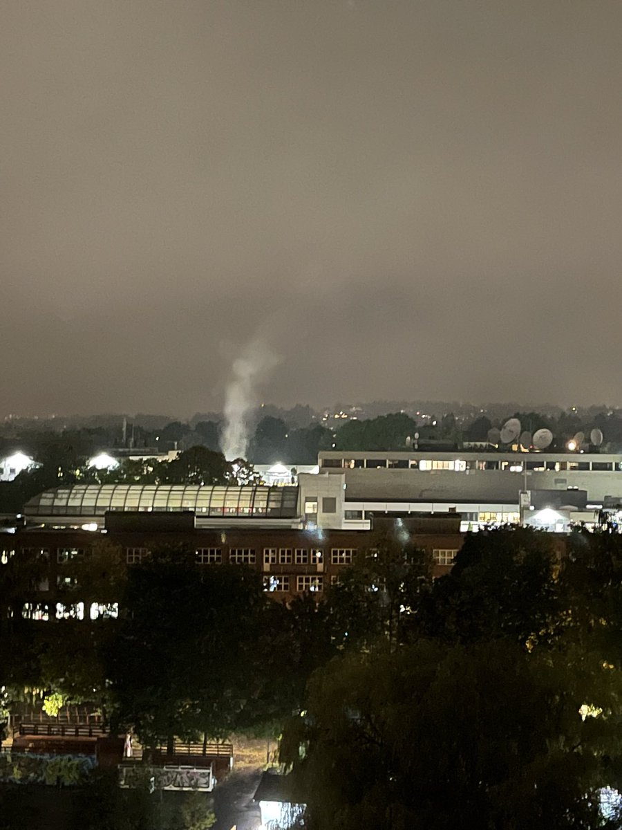 KristineSlotina's tweet photo. @oslopolitiops hva skjer rundt NRK Marienlyst? 
Mye røyk… https://t.co/CV58fZVCBl