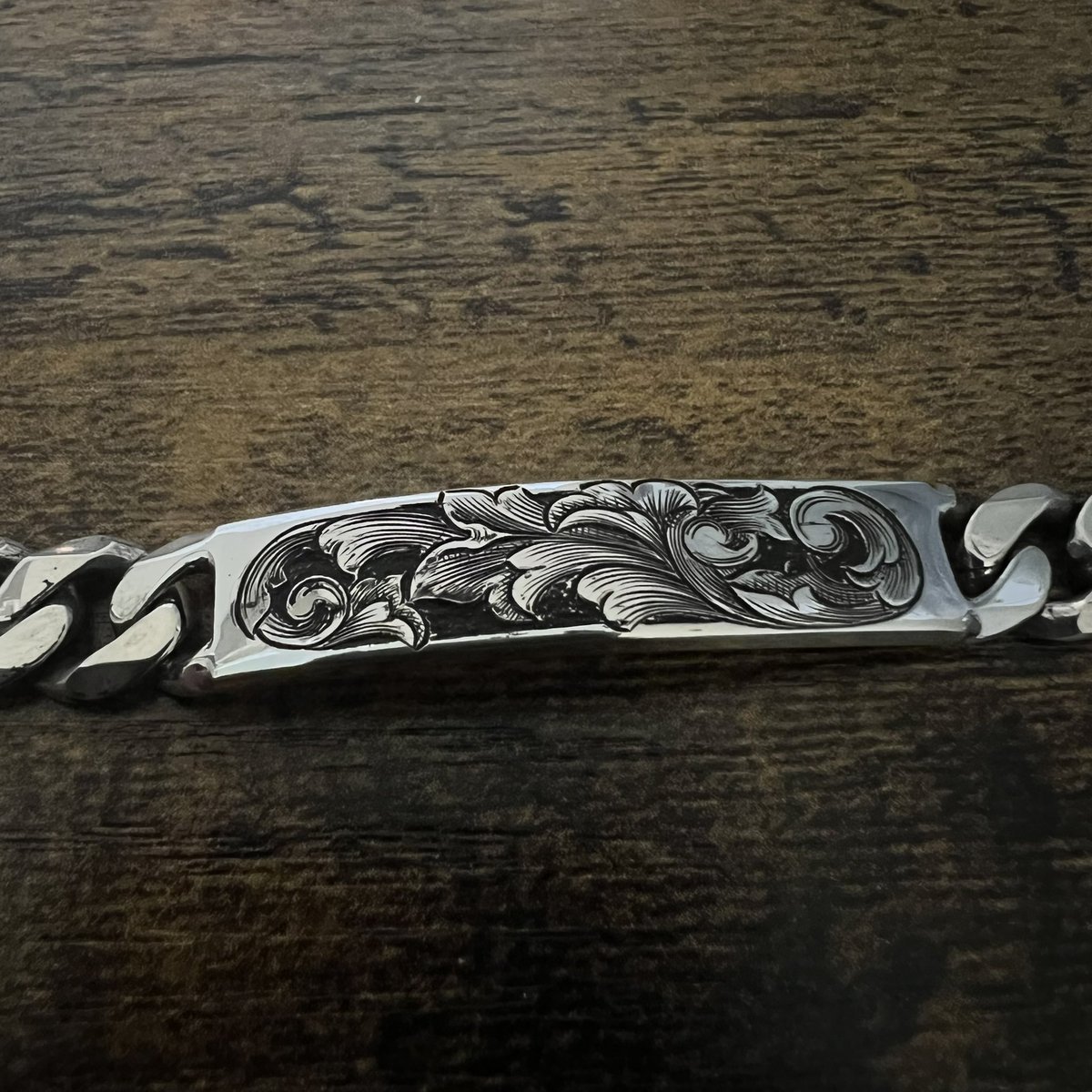 rhettjet_25's tweet photo. all the details 😮‍💨 finished up these pieces today! Message me if you want some jewelry done! https://t.co/WLYW7DlPWD