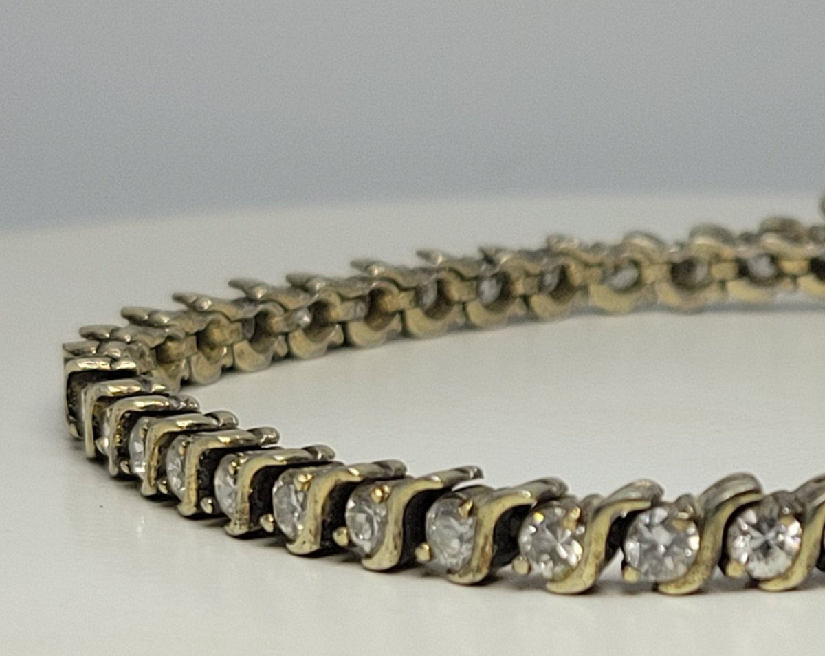 glimtybot's tweet photo. Art Deco Tennis Bracelet | Gold Vermeil Sterling Silver Bracelet | Gift for Her | Stocking Stuffer | Antique Clear CZ Bracelet
 #clear #cz #Gift #Vermeil #StockingStuffer #Antique #Silver #Sterling #EastVillageBangles

👉https://t.co/N6oHLwpgIH https://t.co/wGfqnHXCOs