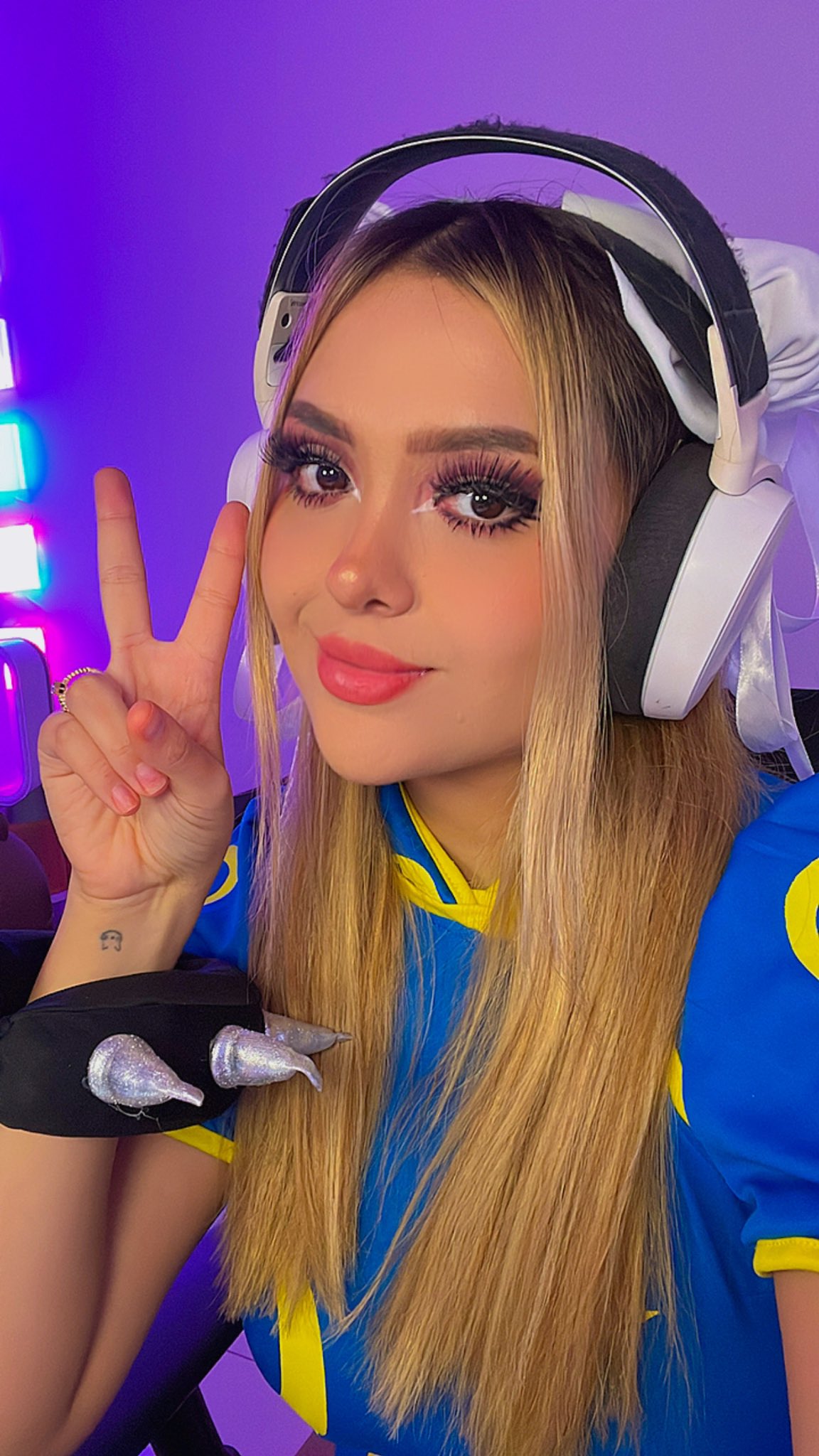 ARI GAMEPLAYS 🚀🪐 on Twitter "Listos para el stream? ️ AriLi con mucho