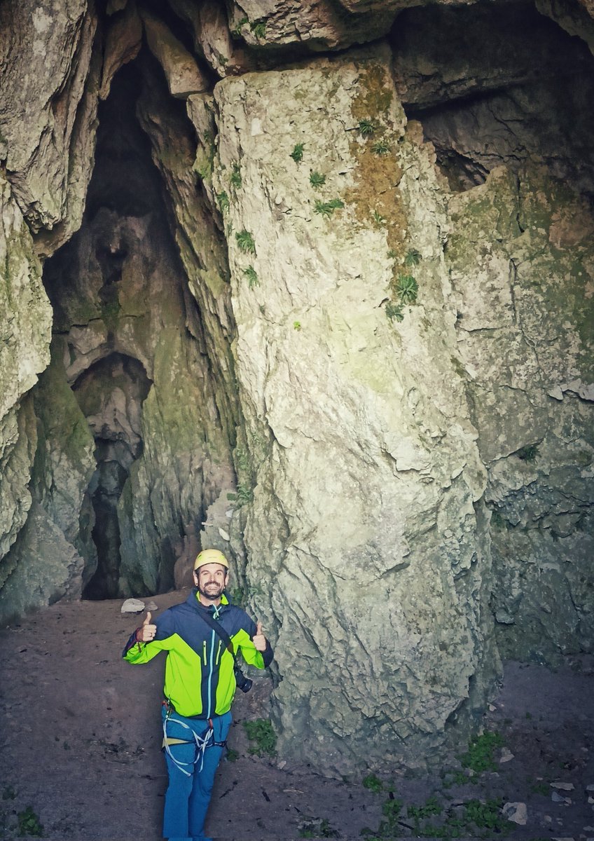AFImprobable's tweet photo. Hace años que tenía pendiente visitar a Mari en su cueva del Amboto.

Esta semana ha sido posible gracias a #Goiena y encima con un atardecer espectacular desde la cima. https://t.co/q5C8QsjWn8