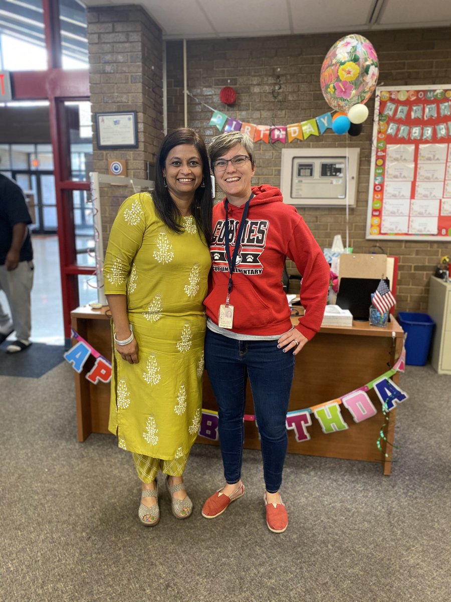 Celebrating 2 birthdays at Cub Run today <a href="/CubRunFCPS/">Cub Run ES</a> <a href="/MaggieBrownK12/">Maggie Brown</a>