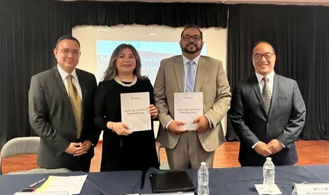 CICAD_OEA's tweet photo. Esta semana @CICAD_OEA, en colaboración con @SEGOB_mx, @CONADICmx y @StateINL, impartió el taller práctico "Principios Básicos para la Implementación del Programa de #Justicia Terapéutica" a 19 operadores del estado de Baja California, #México. @MisionMexOEA @USAmbOAS https://t.co/rCRGBLtJbz