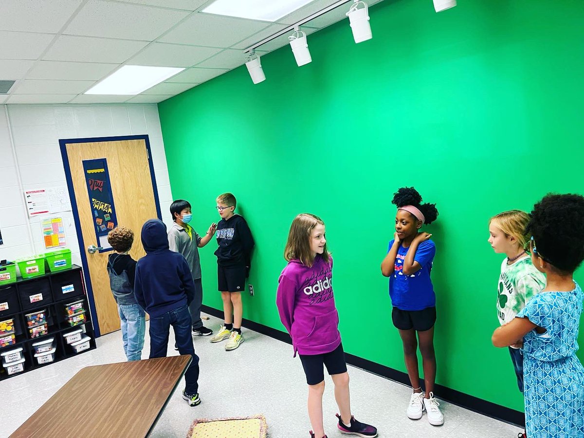 SchmittInSchool's tweet photo. 4th grade GT students role playing correct and incorrect ways to follow the ground rules for healthy debate on controversial topics as we prepare to dive into @thinkLawUS curriculum! #gt #GIA @JCPSGT @tullyelemjcps @ColinESeale https://t.co/VMgGWi8Xa0
