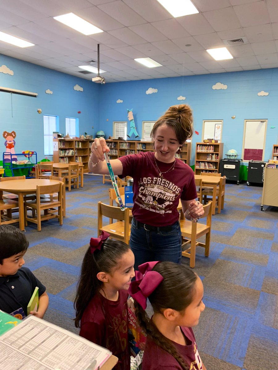 LibaryLadyAvery's tweet photo. @OES_Ocelots Readers love lining up nicely & quietly & hugging their books to receive some extraโจLibrary Magicโจwhen they leave the library! The whispers of โI can feel the magic, it tingles!โ is magic to my heart!๐๐๐ #OcelotsRead @LFCISDLibraries #LosFresnosLiteracyMatters https://t.co/mBTUWSKobw