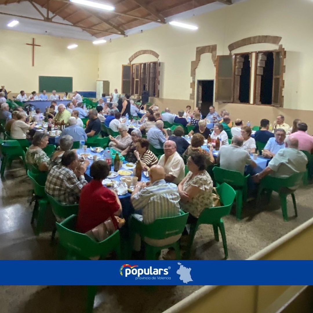 popularsval's tweet photo. Continuem fent província a les comarques #HortaNort i a la #RiberaAlta.

🔹Fira comercial i agrícola de #Meliana. 

🔹 Sopar d’inici de curs polític a #Catadau.

👏🏼Gràcies als presidents per convidar-nos. https://t.co/7mKDRd0NVP