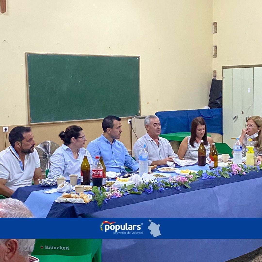 popularsval's tweet photo. Continuem fent província a les comarques #HortaNort i a la #RiberaAlta.

🔹Fira comercial i agrícola de #Meliana. 

🔹 Sopar d’inici de curs polític a #Catadau.

👏🏼Gràcies als presidents per convidar-nos. https://t.co/7mKDRd0NVP