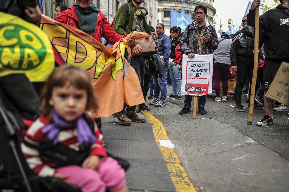 Organizaciones ambientales y sociales autoconvocadas de todo el país pidieron que se apruebe un dictamen de la Ley de #humedales, discutida en un plenario de comisiones de la Cámara de Diputados.
Fotos: Adrián Pérez