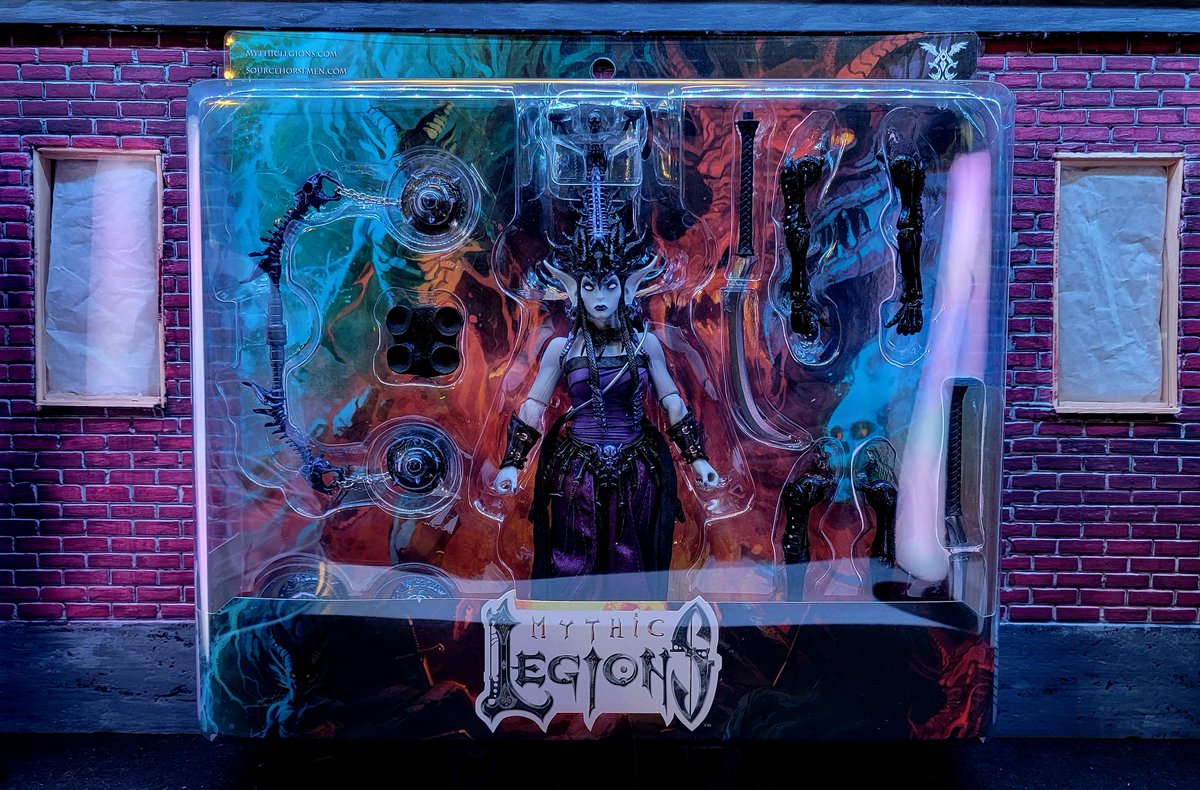 Dregz_Cat's tweet photo. Mythic Legions Illythia - Vampire Goddess. Pretty bad ass looking! #mythiclegions #illythia #illythiasbrood #mythoss #FourHorsemen https://t.co/zKiTaH4cqi