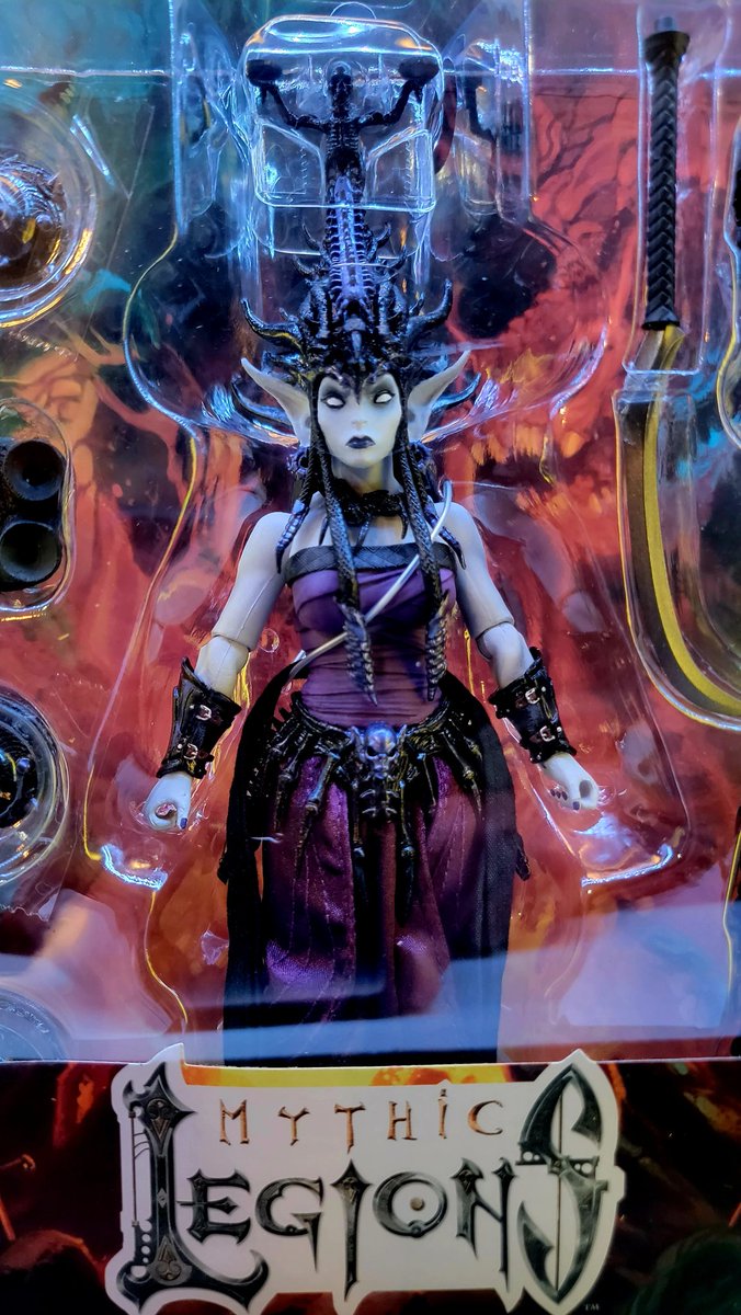 Dregz_Cat's tweet photo. Mythic Legions Illythia - Vampire Goddess. Pretty bad ass looking! #mythiclegions #illythia #illythiasbrood #mythoss #FourHorsemen https://t.co/zKiTaH4cqi