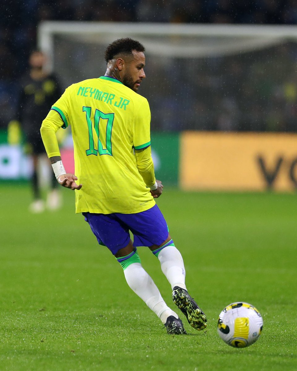 NeymarJrSite's tweet photo. Aquele toque de calcanhar... 😉🎩🔮
📸 Diego Sanches | @agencianrsports
Magic touch! 😉🎩🔮
#neymar #neymajr #seleçãobrasileira #lehavre https://t.co/QziWZqo9sU