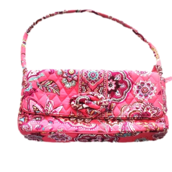 jokatzamazfinds's tweet photo. So good I had to share! Check out all the items I'm loving on @Poshmarkapp from @crstinealtparry #poshmark #fashion #style #shopmycloset #oasap #verabradley #realtree: https://t.co/15PVN101eS https://t.co/o7hTYjiqyY