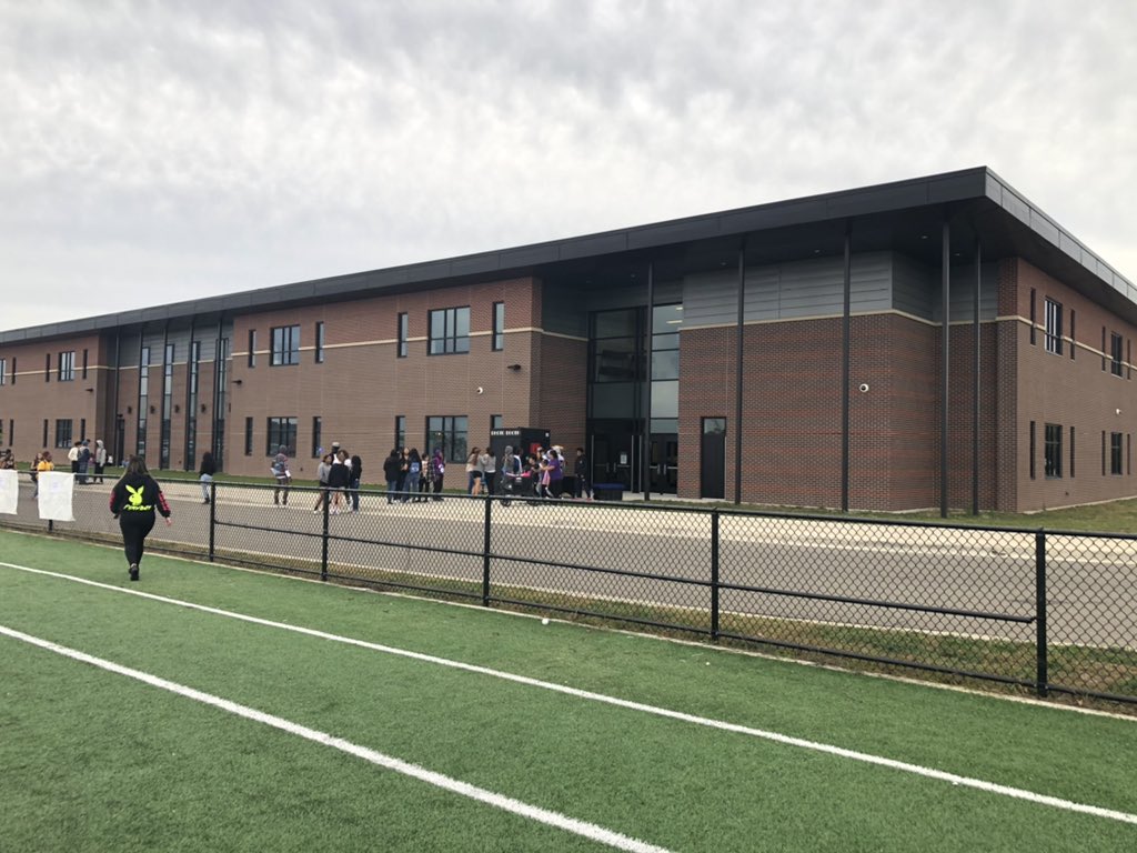 CcorpEd's tweet photo. Love our @WolvesWps community! Happy Homecoming! @drnickdamico #BetterTogetherwps https://t.co/q5kTsfMPDG