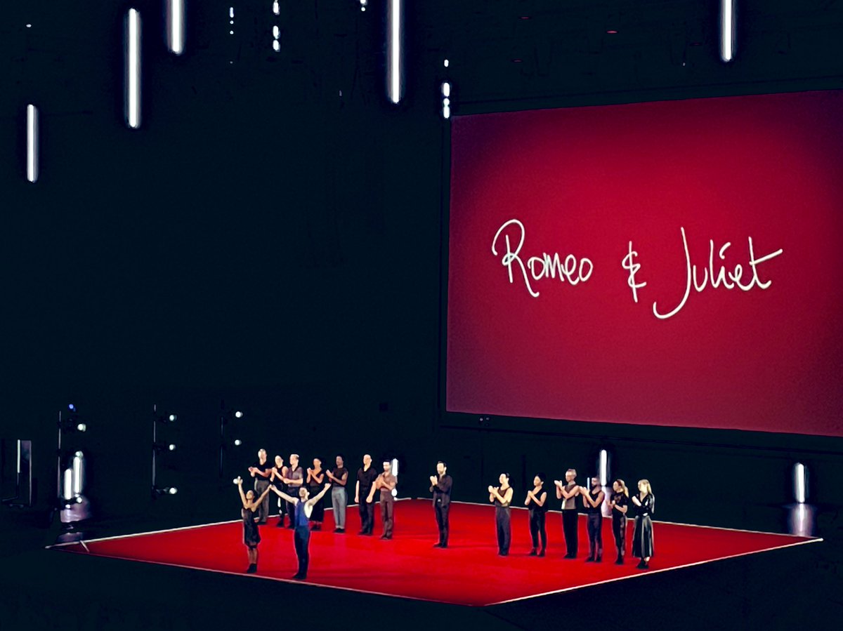 FranckNesme's tweet photo. ROMÉO &amp; JULIETTE mis en scène et chorégraphié par Benjamin Millepied et porté par la superbe troupe du L.A. Dance Project @LaSeineMusicale #BenjaminMillepied #RomeoEtJuliette #LADanceProject https://t.co/m3Zy2wl2Sr