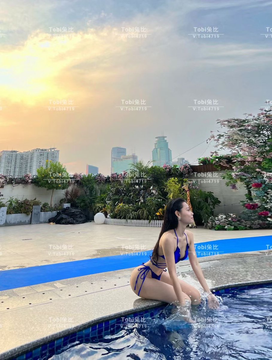 tobi2266's tweet photo. 好漂亮的晚霞啊🥰 #性感 #反差 #A4腰 #马甲线 #蜜桃臀 #女友 #御姐 #黑丝 #情趣  #美臀 #丝袜 #美腿 https://t.co/CijHx7w0NU