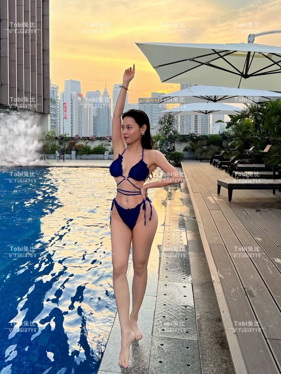 tobi2266's tweet photo. 好漂亮的晚霞啊🥰 #性感 #反差 #A4腰 #马甲线 #蜜桃臀 #女友 #御姐 #黑丝 #情趣  #美臀 #丝袜 #美腿 https://t.co/CijHx7w0NU