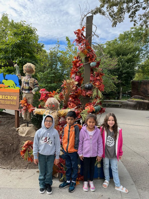 MrsJessCosman's tweet photo. First graders had a great time seeing animal adaptations in action at the zoo! #IC2223 #onlyatIC #ICallthetime https://t.co/BdbW2DBHkn