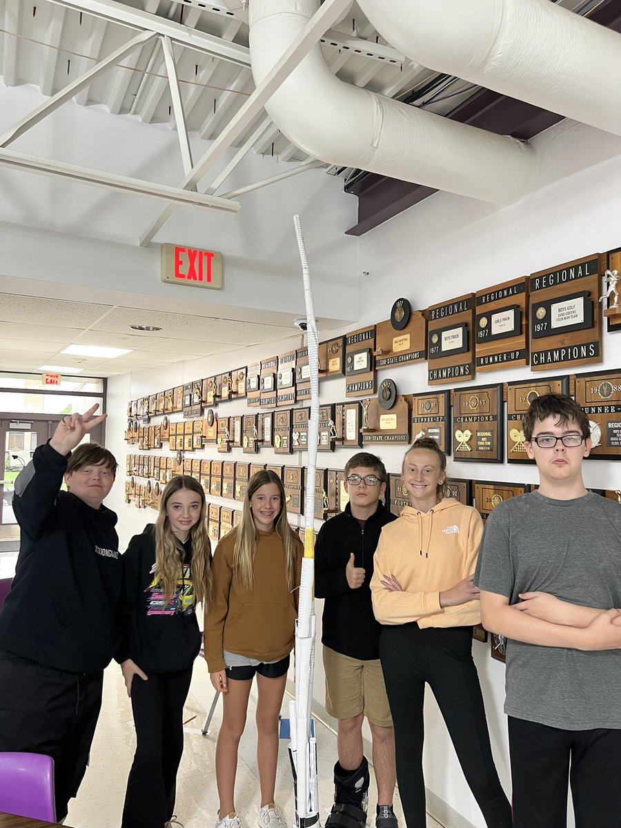 latrishaflax's tweet photo. @MattSmith_208 The traditional economy pulled through &amp; won with 103 in, market came in second, command and mixed economies had production issues. https://t.co/M0ELh6PDp1