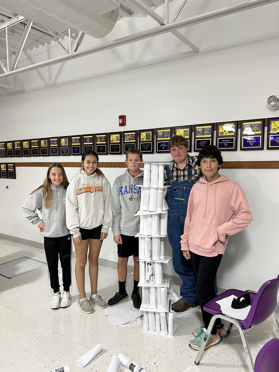 latrishaflax's tweet photo. @MattSmith_208 The traditional economy pulled through &amp; won with 103 in, market came in second, command and mixed economies had production issues. https://t.co/M0ELh6PDp1