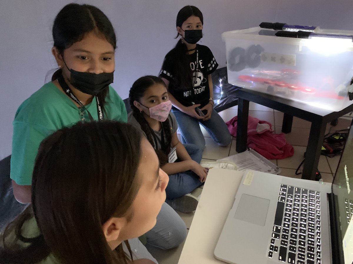 tonyperezdotcom's tweet photo. @HumbleISD_LLE Lakeland Elementary Student are on a Mission to Mars! @MsBenton_LLE_AP  @pcperez814 https://t.co/P4u8iw1anM