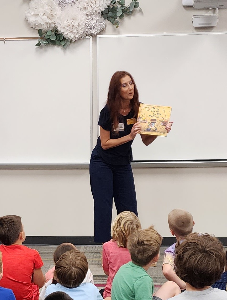 Thank you @Elleforallenisd for being our guest community reader for the ALLen Reads program! <a href="/BolinElementary/">Bolin Elementary</a> <a href="/AllenISDLMS/">AllenISDLibraries</a>