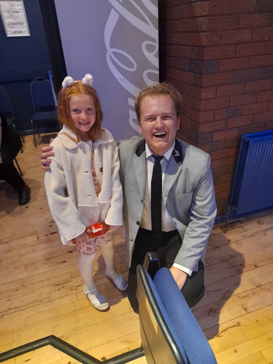 robertm23295's tweet photo. Another fantastic night of boogieing with @TheBluejaysUK at @LowtherTheatre. Thanks guys, see you next year!🤟
#RaveOn #YoungestAudienceMember #DaddyDaughterDate #Conked https://t.co/JkIFvSUQwu