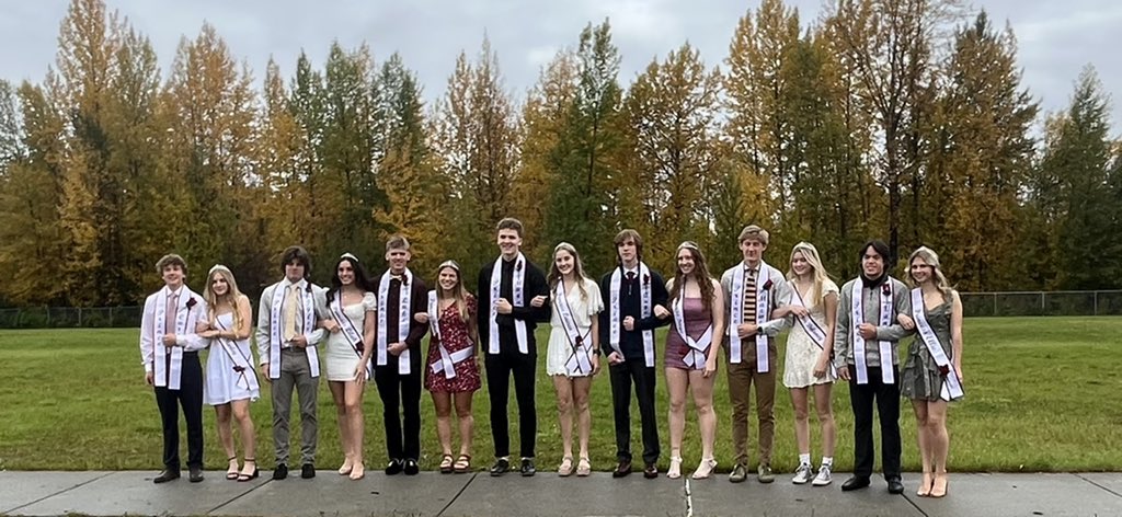 TjhHarris's tweet photo. #DimondNation Happy HC Weekend! 🎉🎊Congratulations to the Court & Good Luck to the 🏈teams on Sat! Go Lynx!😺 https://t.co/xVSjIxfwrk