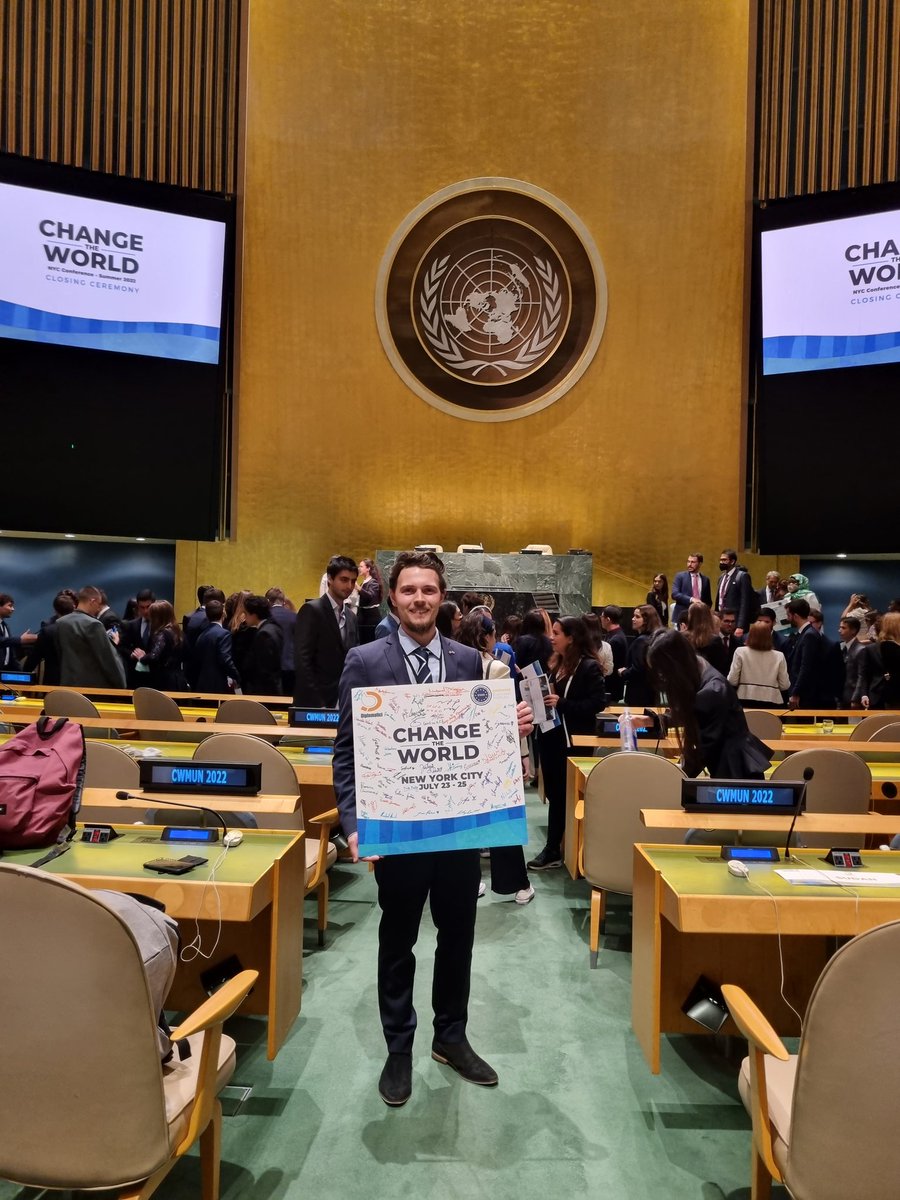 MGoodwinFreeman's tweet photo. Watching the #UNGA, crazy to think just 2 months ago I was at the #CWMUNNYC Conference, where #youngleaders from around the 🌍 came together &amp; voted for my plan to tackle #climatechange 💚 Together we can #ChangeTheWorld @CWMUN_NYC 🇺🇳 #BestDelegateAward https://t.co/eQci9VSlRO