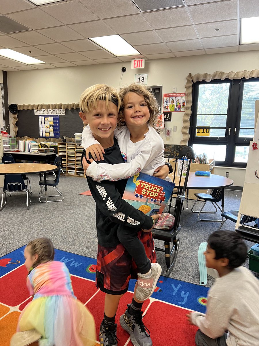 mhubertSCE's tweet photo. When your brother is also your class Guest Reader 😍 https://t.co/OXsht5s6ec